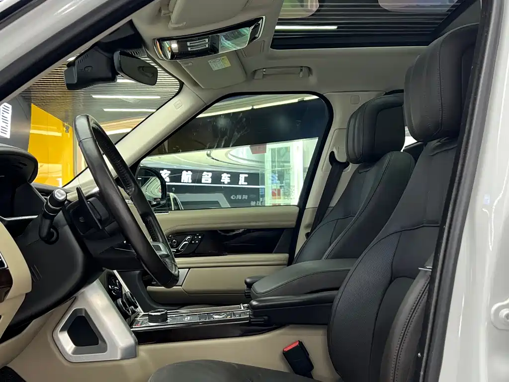 Range Rover 2021 3.0 L6 Legend Extended Classic Edition купить на сайте DeffCars