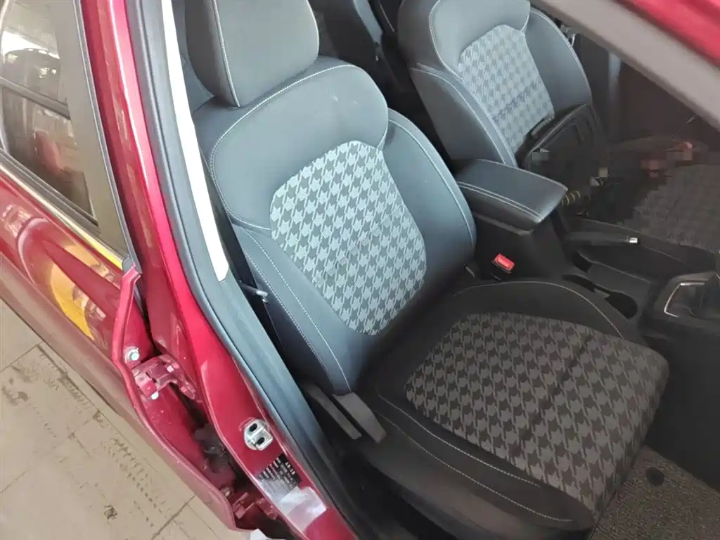 MG ZS 2020, the world’s million-selling model, 1.5L manual comfort version купить на сайте DeffCars
