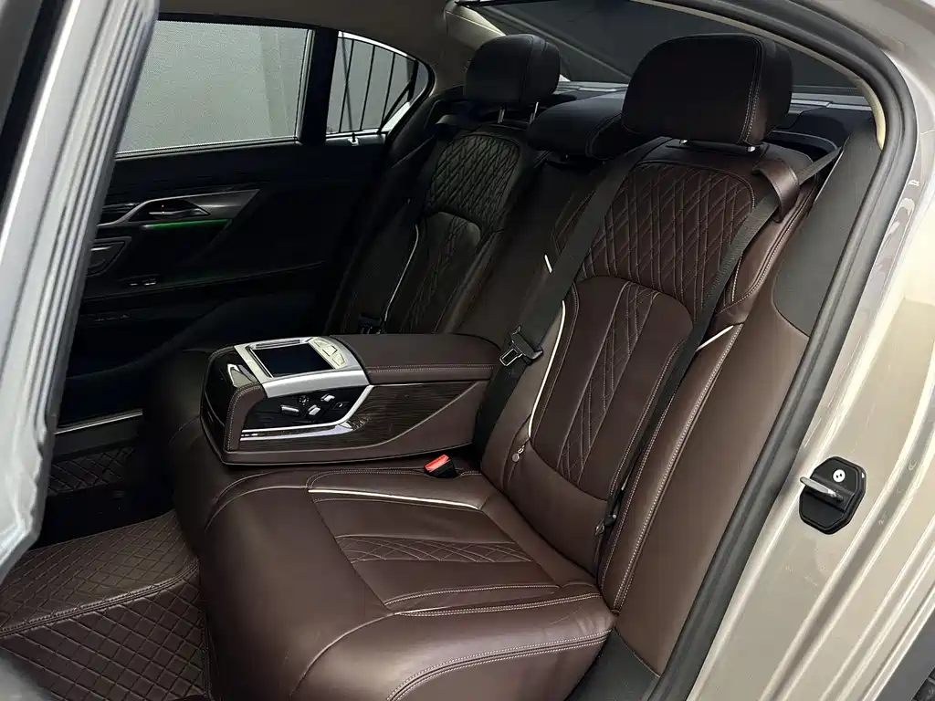 BMW 7 Series 2019 730Li Luxury Package купить на сайте DeffCars