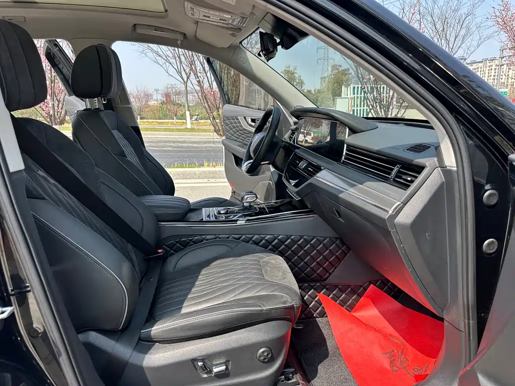 Hongqi HS5 2022 2.0T Zhilian Flagship Edition купить на сайте DeffCars