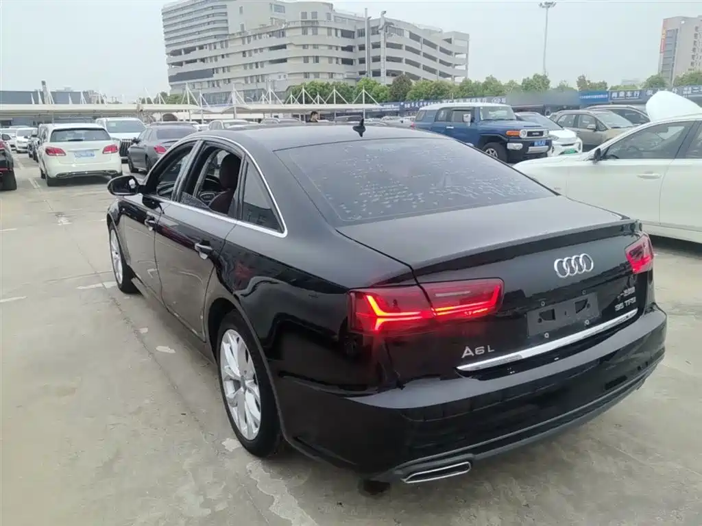 Audi A6L 2018 30th Anniversary Model 35 TFSI Fashion Model купить на сайте DeffCars