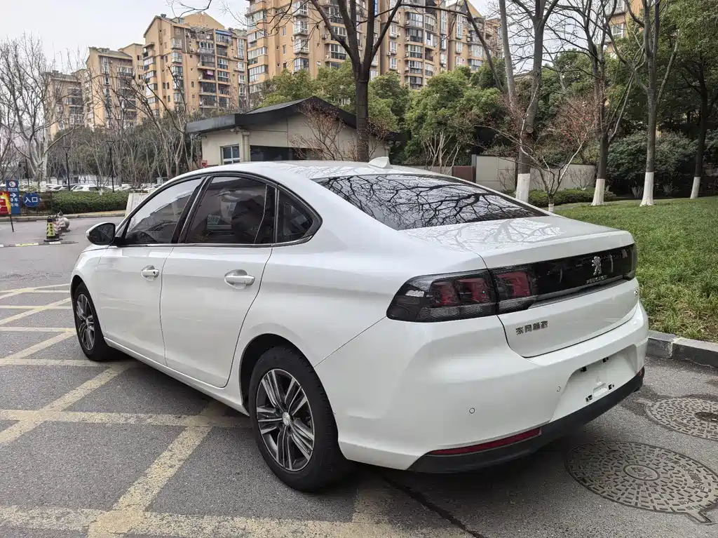 Peugeot 308 2018 1.6L automatic luxury version купить на сайте DeffCars
