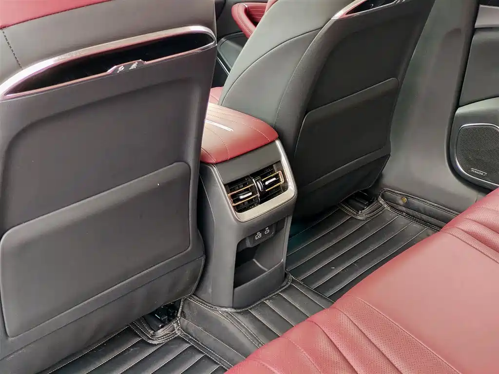 Hongqi H5 2023 2.0T Automatic Zhilianqichang Edition купить на сайте DeffCars