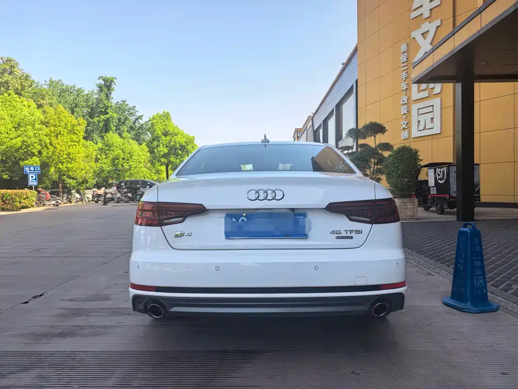 Audi A4L 2018 30th Anniversary Model 40 TFSI Fashion Model купить на сайте DeffCars