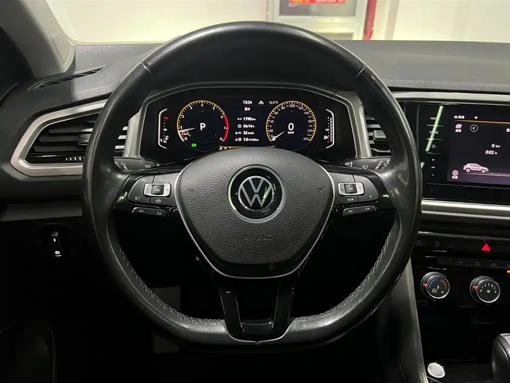 T-ROC 2022 model 280TSI DSG two-wheel drive elite PLUS купить на сайте DeffCars