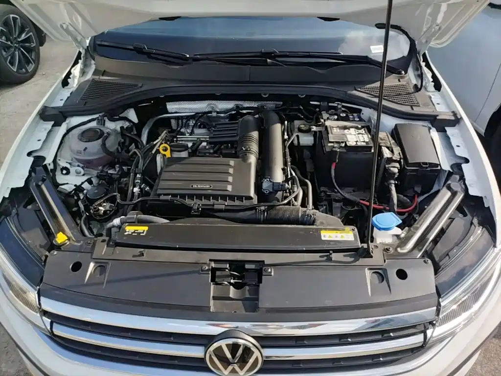 Bora 2025 model 200TSI DSG Yuexing PRO version купить на сайте DeffCars