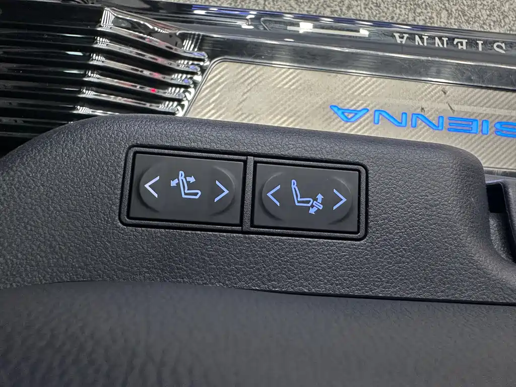 SIENNA 2021 2.5L Hybrid Extreme Edition купить на сайте DeffCars