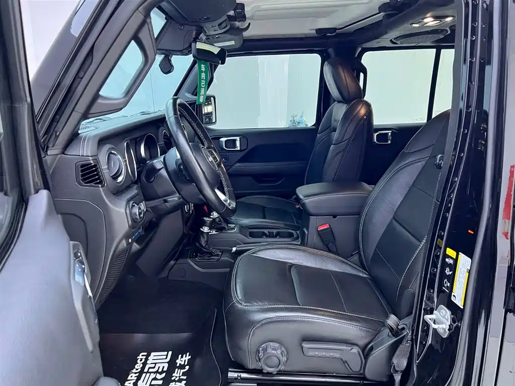 Wrangler New Energy 2021 Four-door 2.0T 4xe Sahara купить на сайте DeffCars