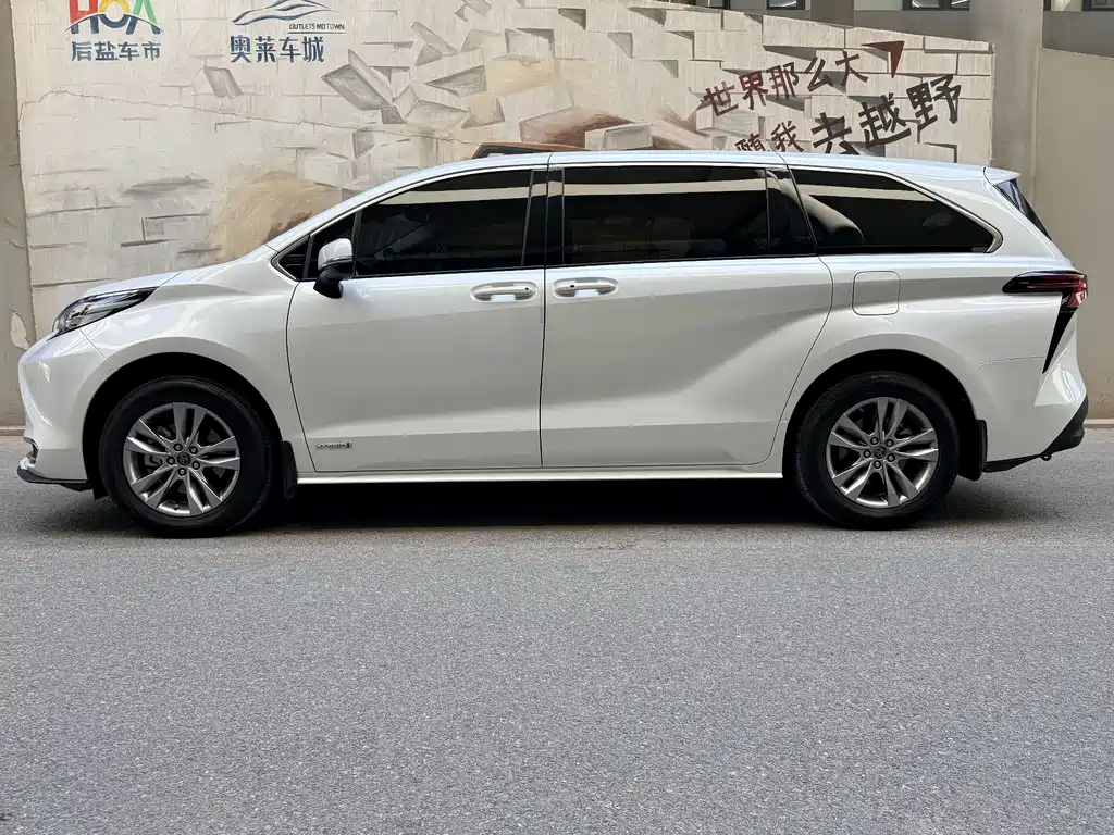 SIENNA 2023 2.5L Hybrid Comfort Edition купить на сайте DeffCars
