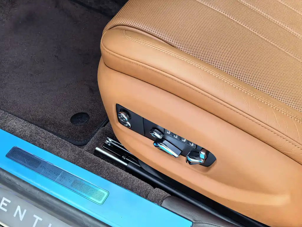 Flying Spur 2021 4.0T V8 Standard Edition купить на сайте DeffCars