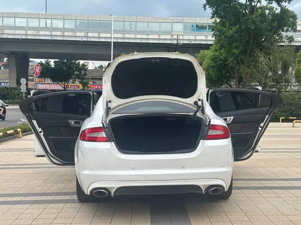 Jaguar XF 2013 XF 3.0 SC Deluxe Edition купить на сайте DeffCars