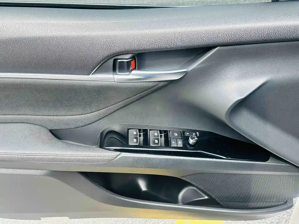 Camry 2018 2.0G Deluxe Edition купить на сайте DeffCars
