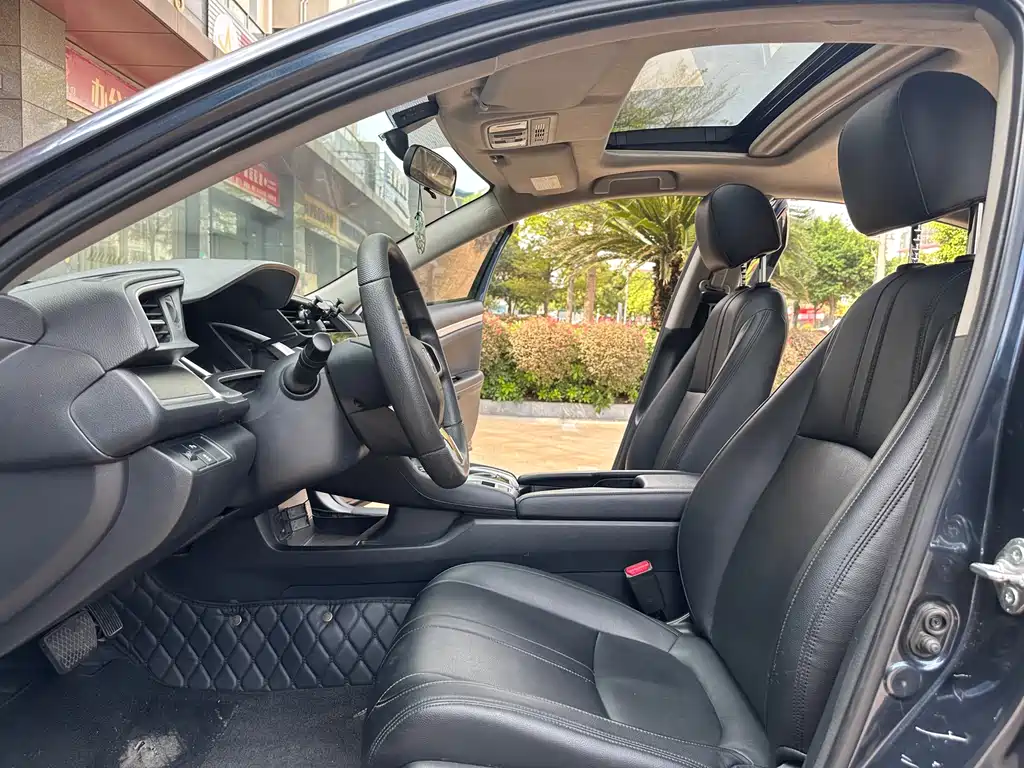 Civic 2016 220TURBO CVT Deluxe Edition купить на сайте DeffCars