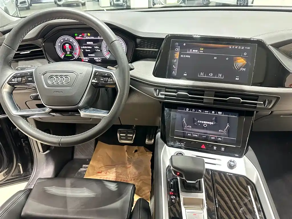 Audi Q6 2024 40 TFSI quattro cloud viewing type Yulin package 7 seats купить на сайте DeffCars