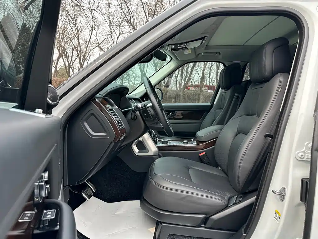 Range Rover 2021 3.0 L6 Legend Extended Classic Edition купить на сайте DeffCars