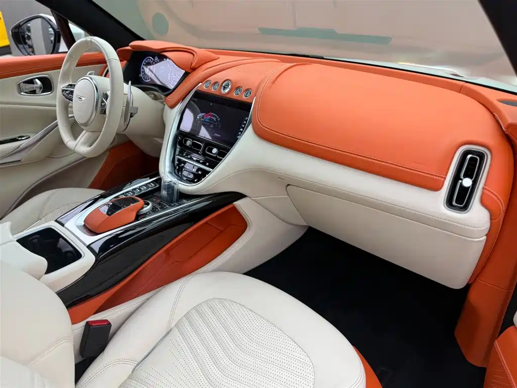 Aston Martin DBX 2020 4.0T V8 купить на сайте DeffCars