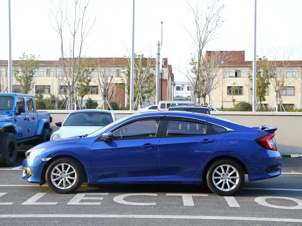 Civic 2016 180TURBO CVT Comfort Edition купить на сайте DeffCars