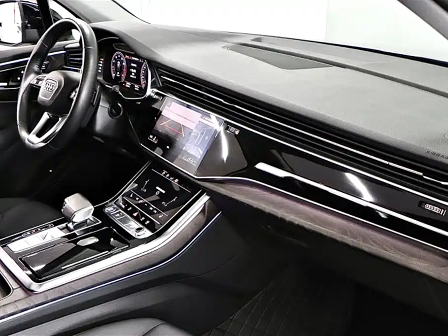Audi Q7 2020 55 TFSI quattro S line sports купить на сайте DeffCars