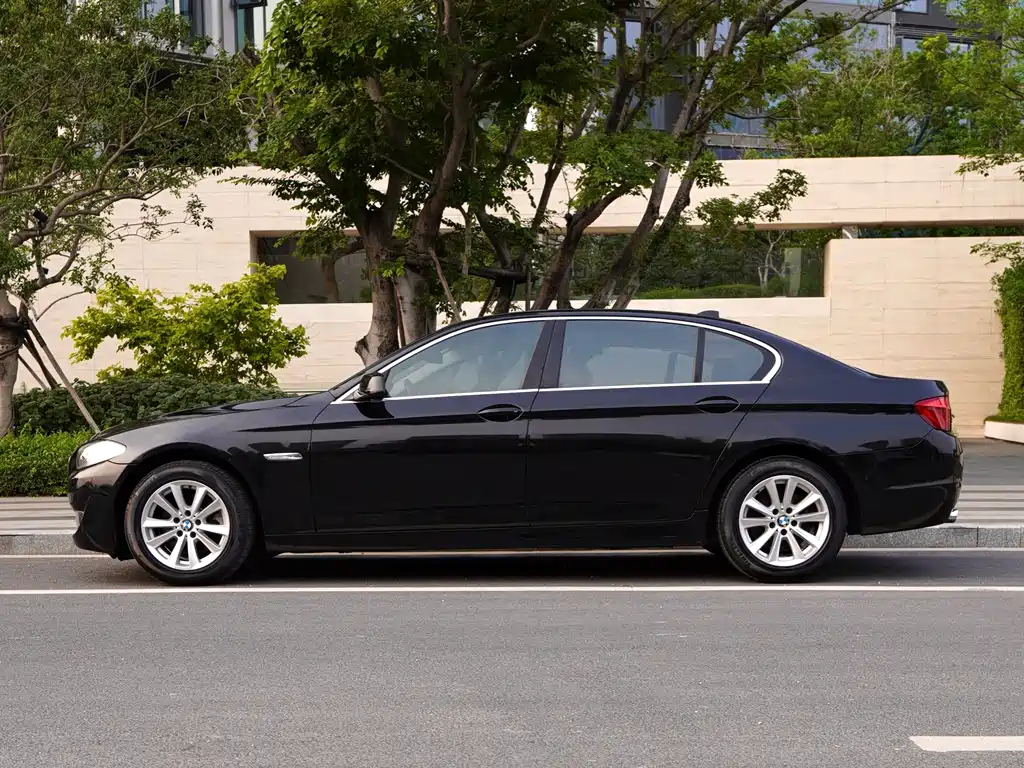 BMW 5 Series 2011 523Li Luxury Model купить на сайте DeffCars