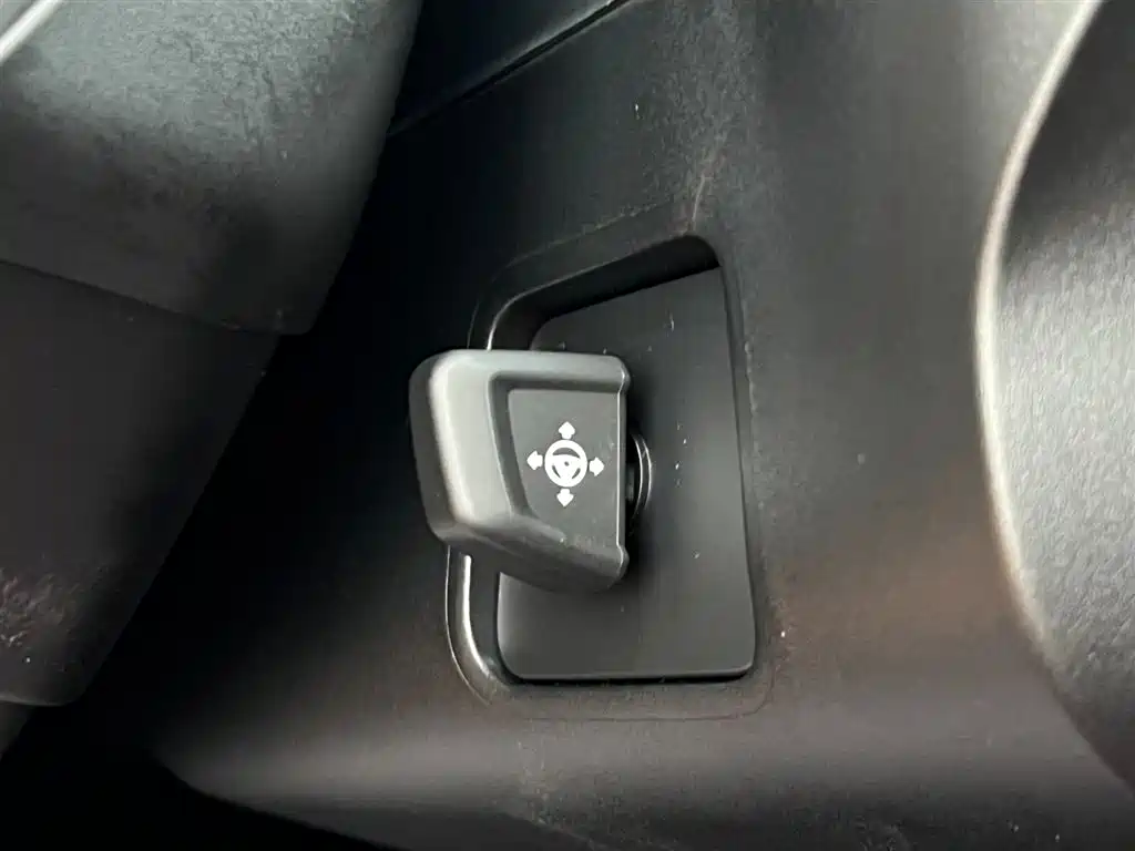 BMW 5 Series 2025 530Li Leading M Sports Package купить на сайте DeffCars