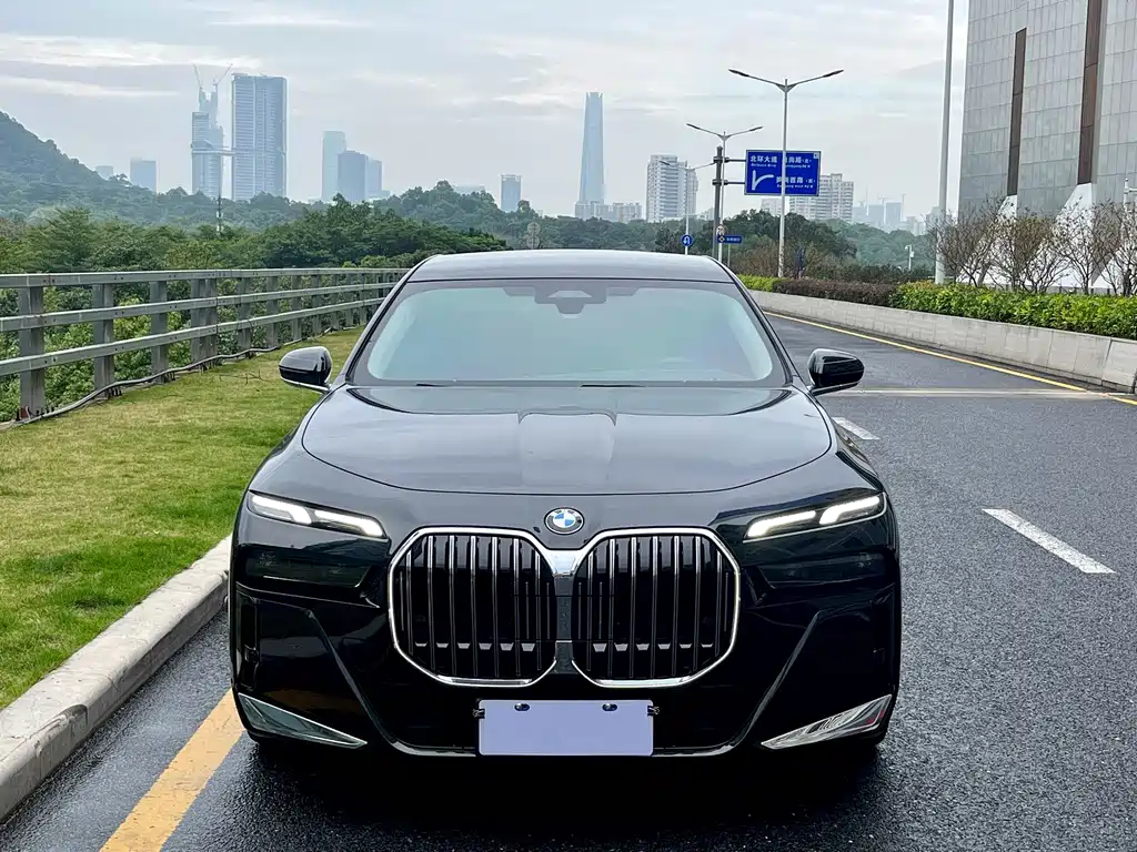 BMW 7 Series 2023 735Li M Sports Package купить на сайте DeffCars