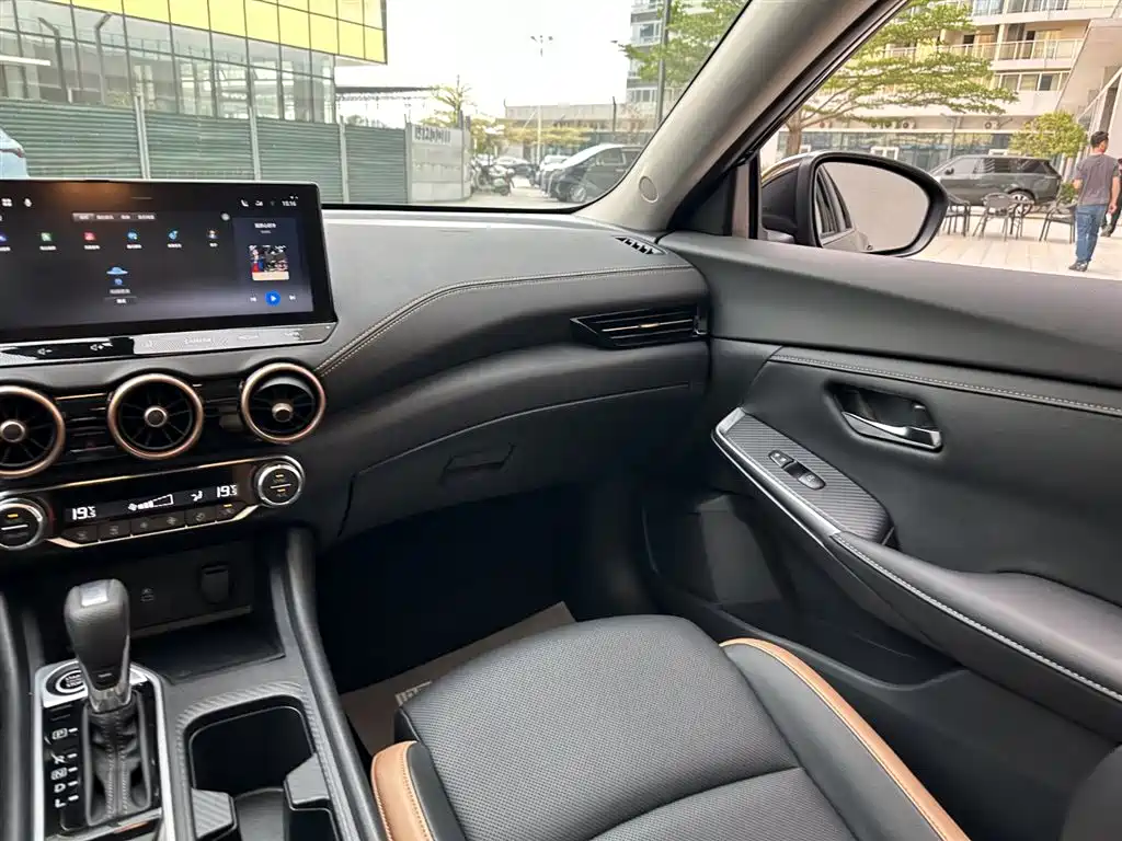 Sylphy 2023 1.6L CVT Black Gold Edition купить на сайте DeffCars