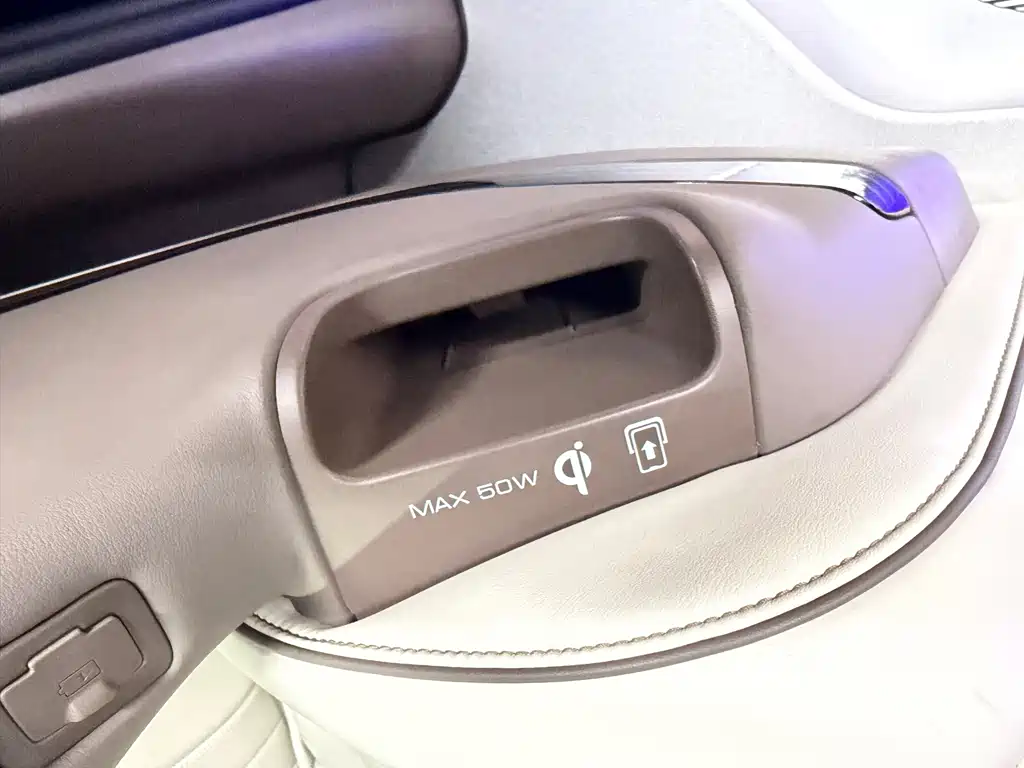 Denza D9 2022 DM-i 1040 Premium Type купить на сайте DeffCars