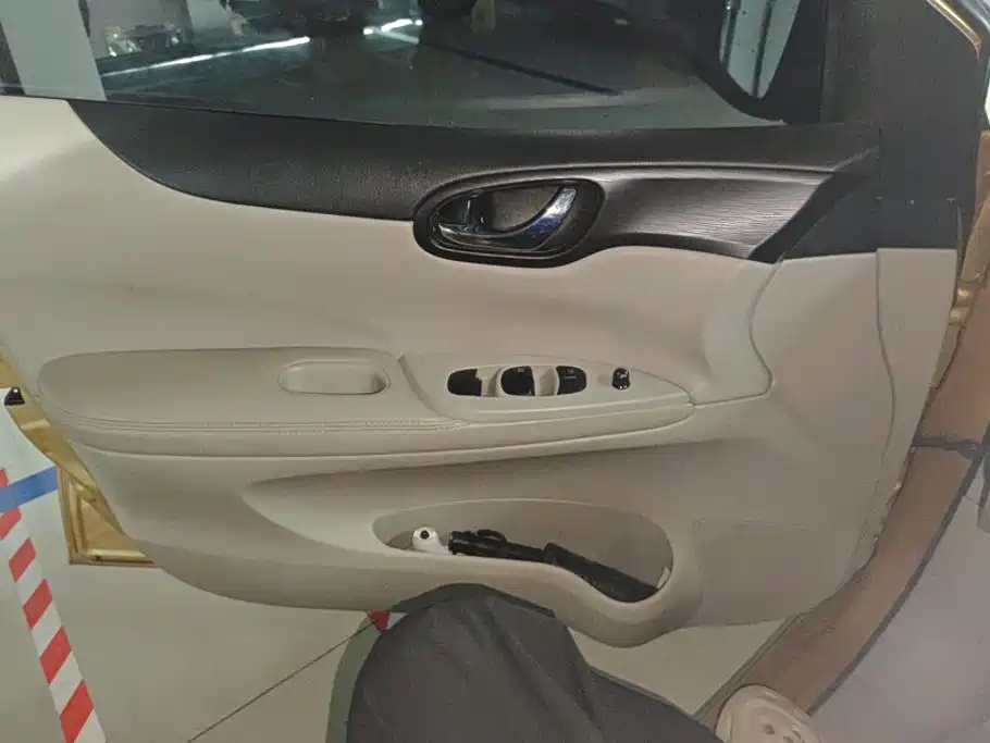 Tiida 2011 1.6L CVT comfort model купить на сайте DeffCars