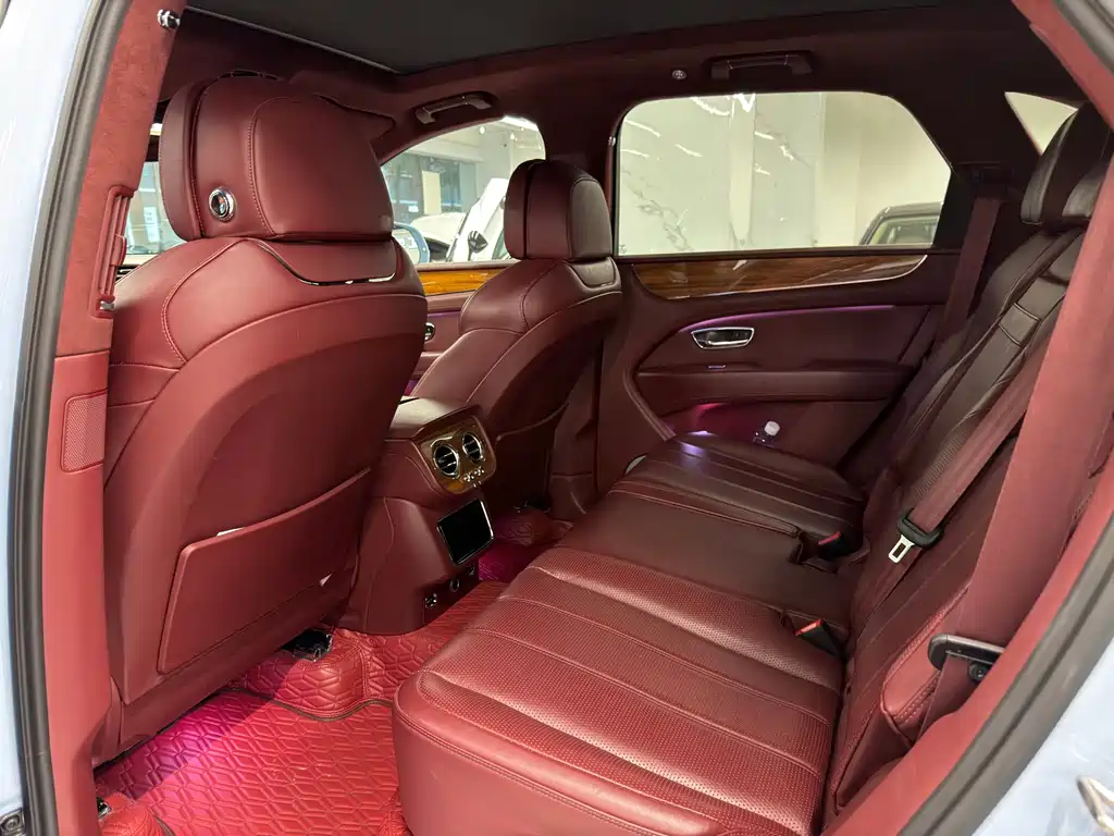 Bentayga 2022 4.0T V8 купить на сайте DeffCars