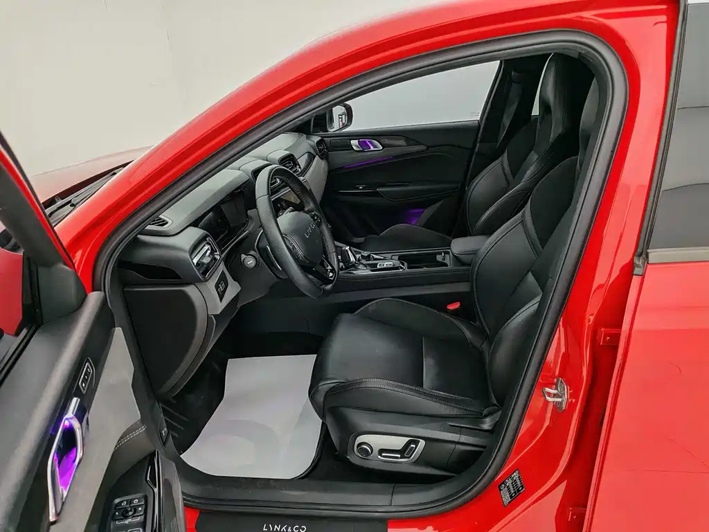 Lynk & Co 03 2021 1.5TD DCT Pro купить на сайте DeffCars