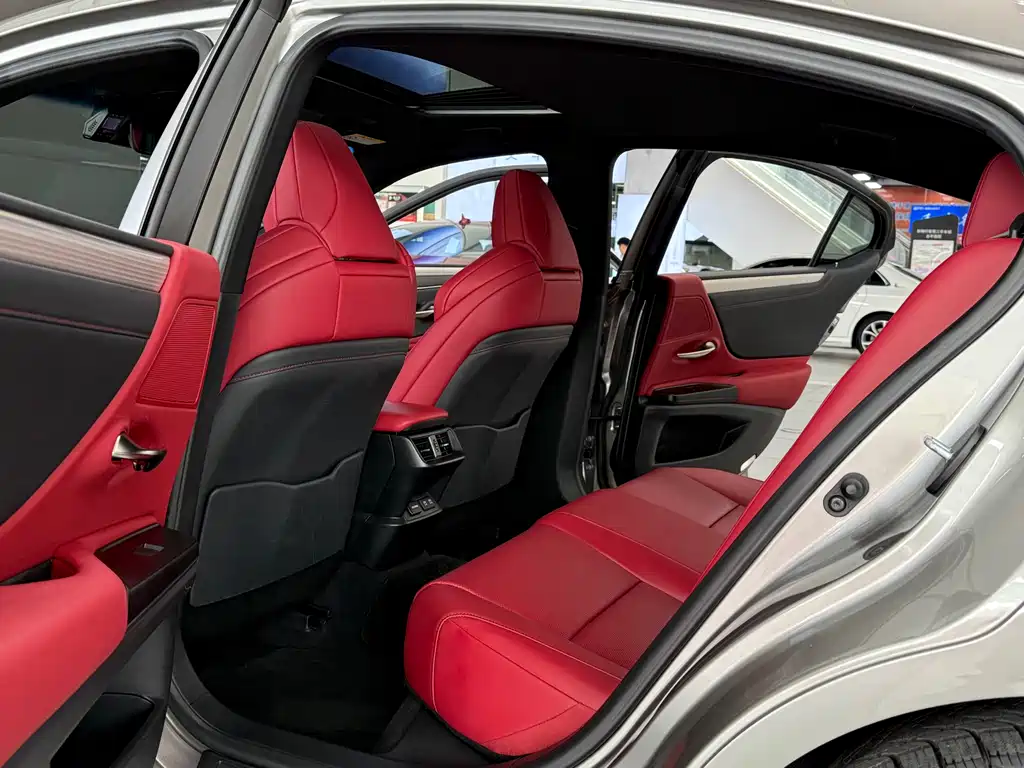 Lexus ES 2020 260 F SPORT купить на сайте DeffCars