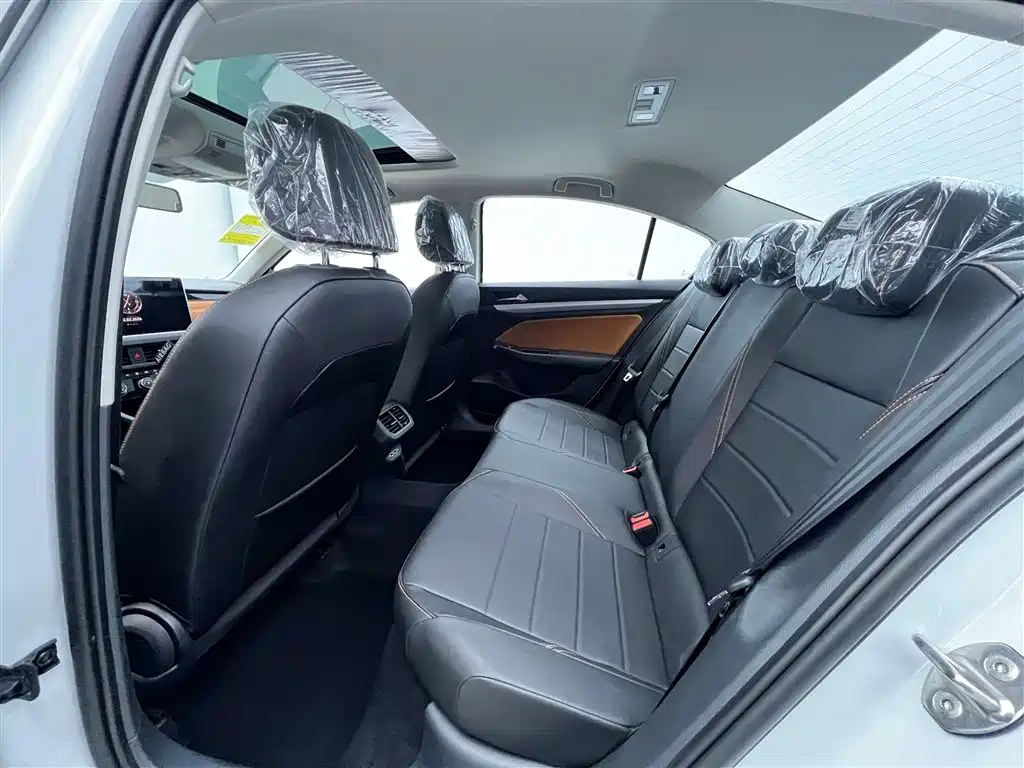 Bora 2025 facelift 200TSI DSG Yuexing Navigation Edition купить на сайте DeffCars
