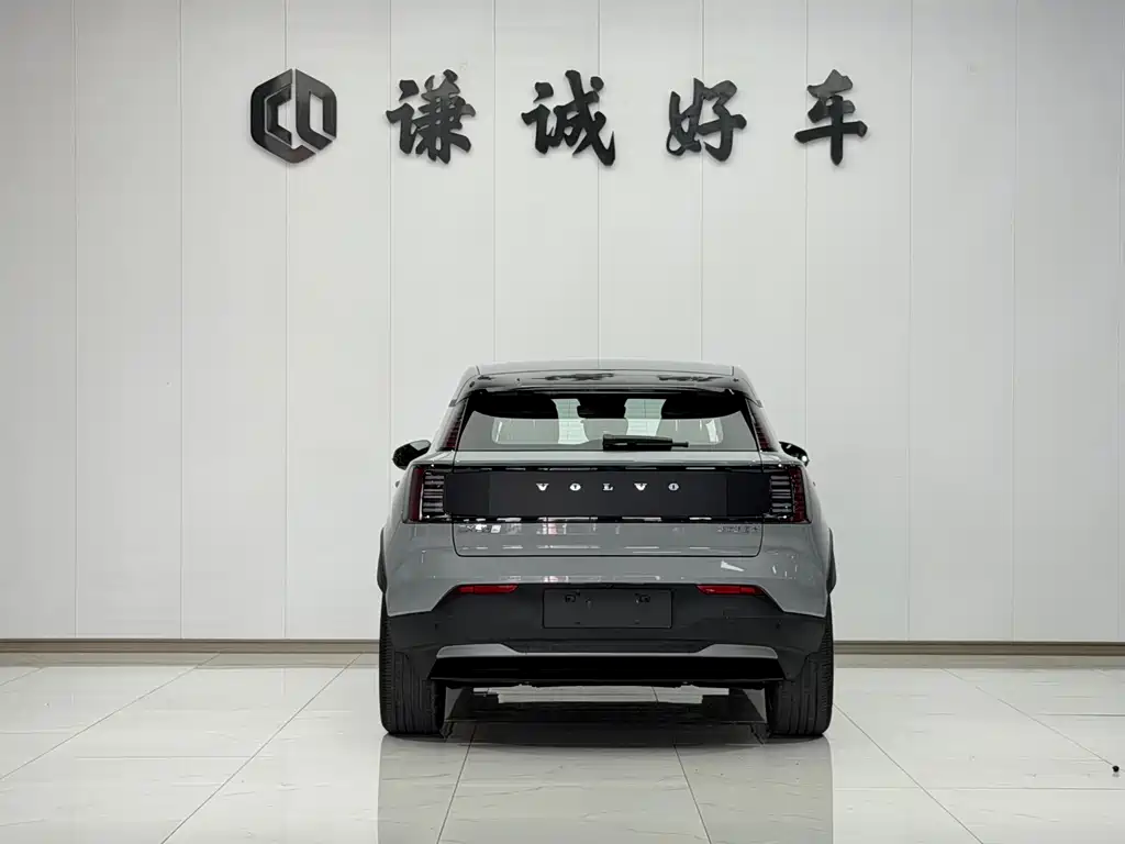 Volvo EX30 2026 CrossCountry dual-motor four-wheel drive high-performance version Ultra купить на сайте DeffCars
