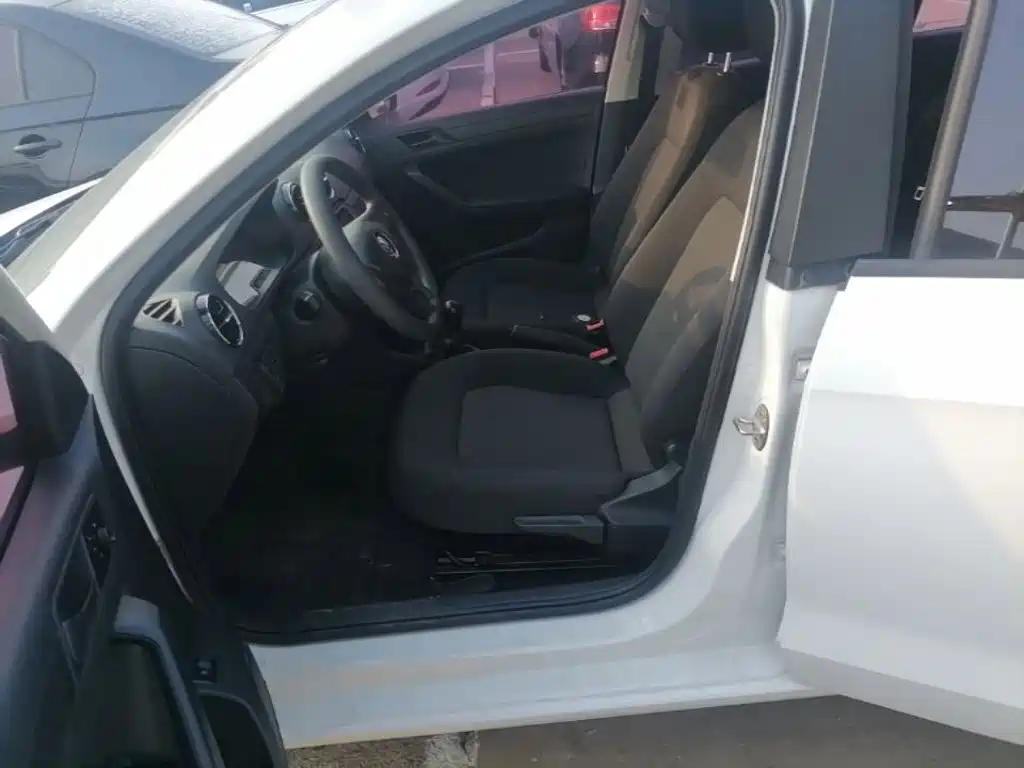 Jetta 2017 1.4L manual fashion model купить на сайте DeffCars