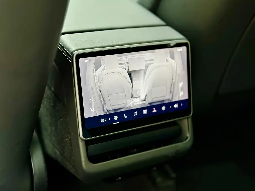 Model Y 2025 rear-wheel drive version купить на сайте DeffCars