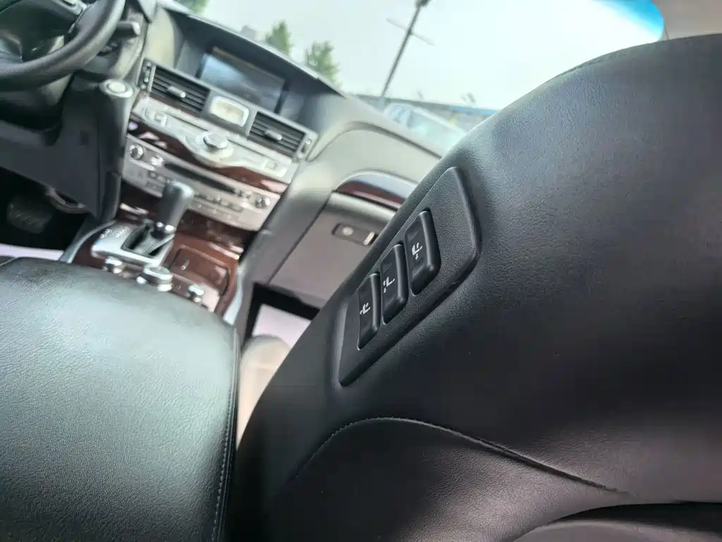 Infiniti Q70 2013 Q70L 2.5L Comfort Edition купить на сайте DeffCars