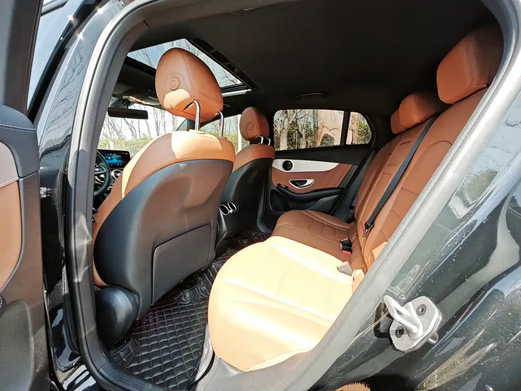 Mercedes-Benz GLC Coupe 2023 GLC 260 4MATIC Coupe SUV купить на сайте DeffCars