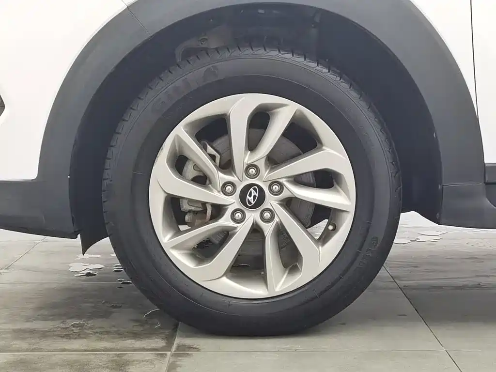 Tucson 2015 1.6T dual-clutch two-wheel drive intelligent model купить на сайте DeffCars