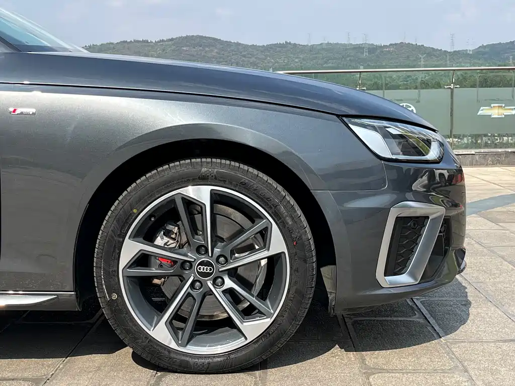 Audi A4L 2022 40 TFSI Fashionable and Dynamic купить на сайте DeffCars