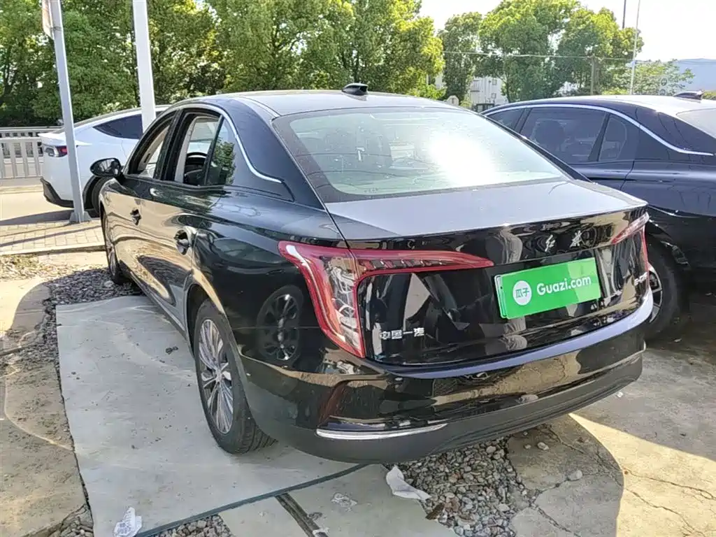 Hongqi E-QM5 2022 431km Charging Enjoyment Edition купить на сайте DeffCars
