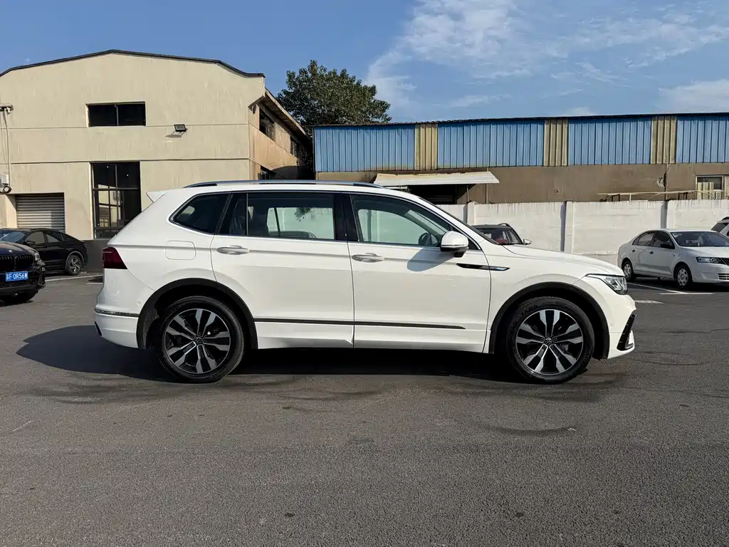 Tiguan L 2022 380TSI automatic four-wheel drive R-Line flagship version 7 seats купить на сайте DeffCars