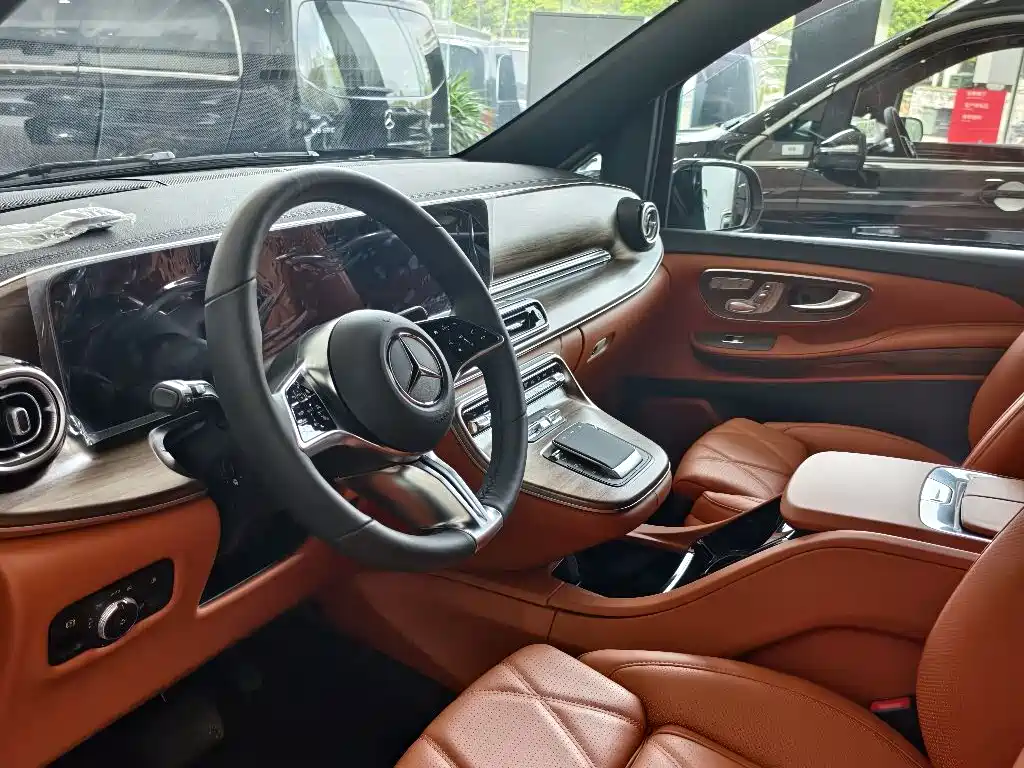 Mercedes-Benz V-Class 2024 V 300 L Long Wheelbase Premium Edition купить на сайте DeffCars