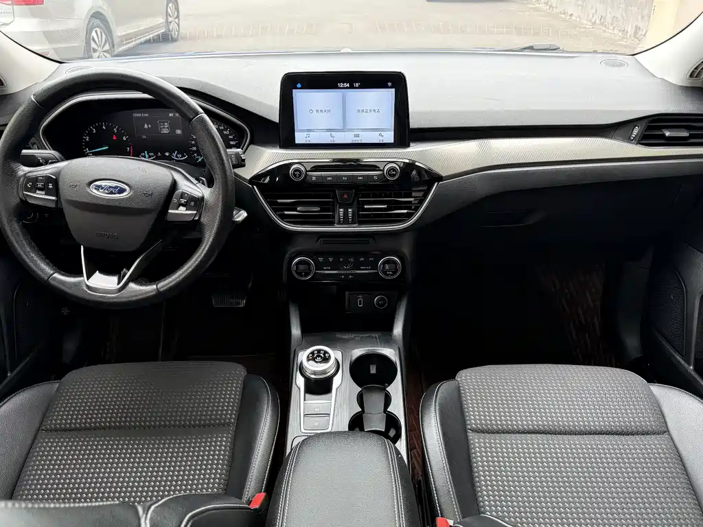 Focus 2019 Hatchback EcoBoost 180 Automatic NeochaEDGE купить на сайте DeffCars