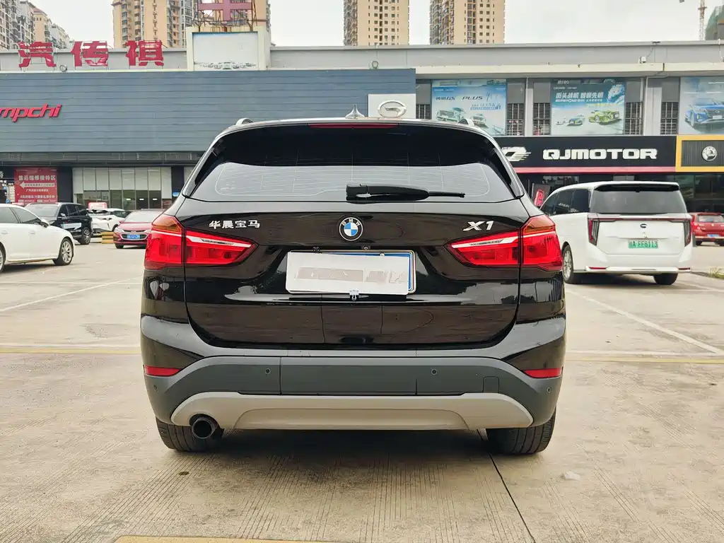 BMW X1 2016 sDrive18Li Exclusive Model купить на сайте DeffCars