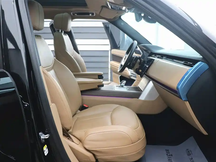 Range Rover 2025 3.0 L6 400PS Extended Edition купить на сайте DeffCars