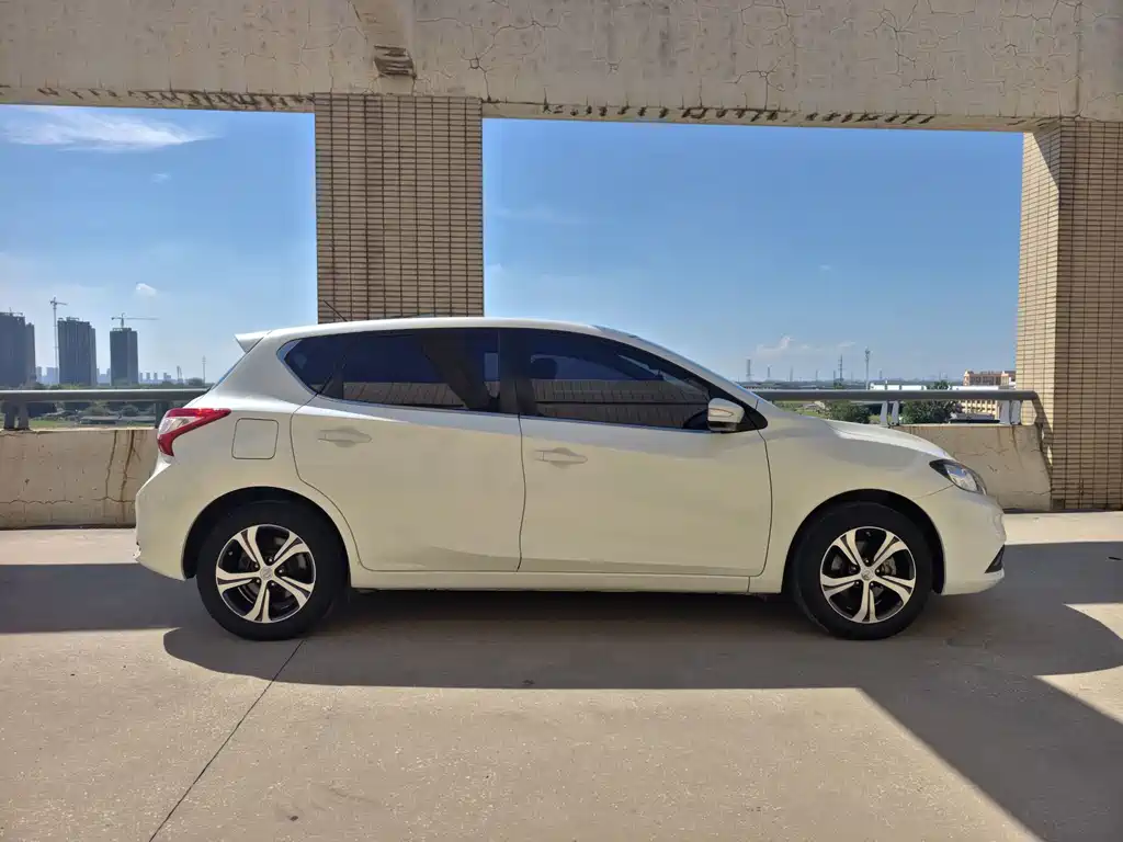 Tiida 2020 1.6L CVT Smart Travel Edition купить на сайте DeffCars