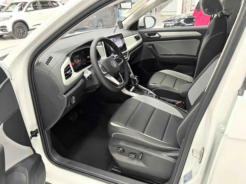 T-ROC 2025 model 2 facelift 280TSI DSG two-wheel drive time version купить на сайте DeffCars
