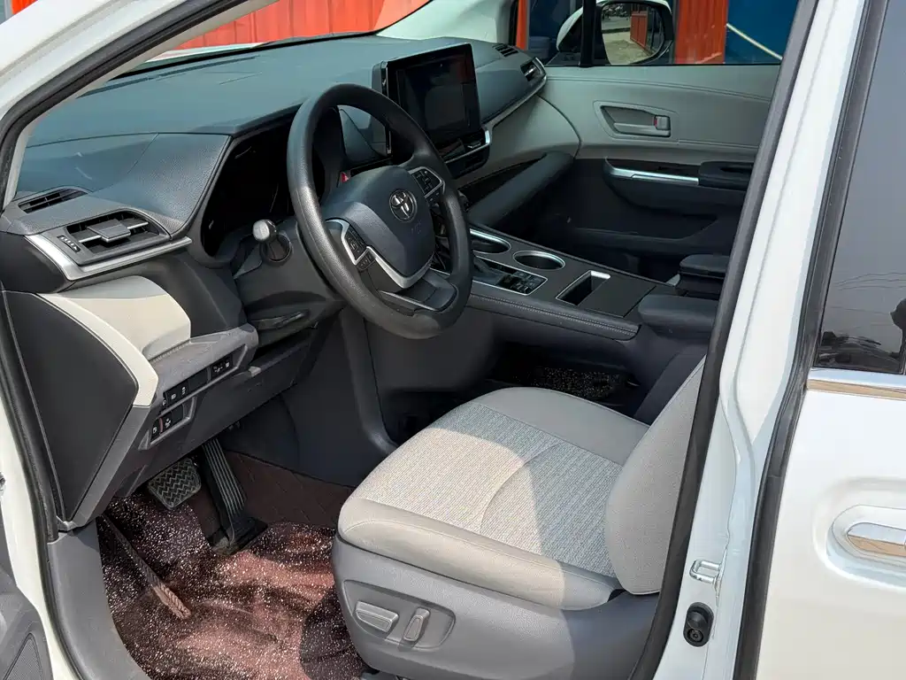SIENNA 2021 2.5L Hybrid Comfort Edition купить на сайте DeffCars