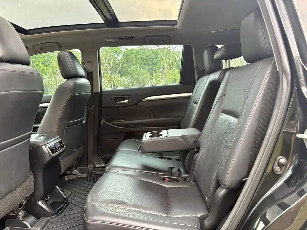 Highlander 2018 2.0T four-wheel drive luxury version 7 seats National V купить на сайте DeffCars