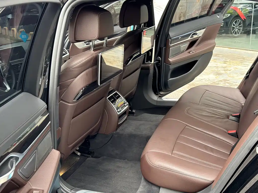 BMW 7 Series 2018 730Li Leading M Sports Package купить на сайте DeffCars